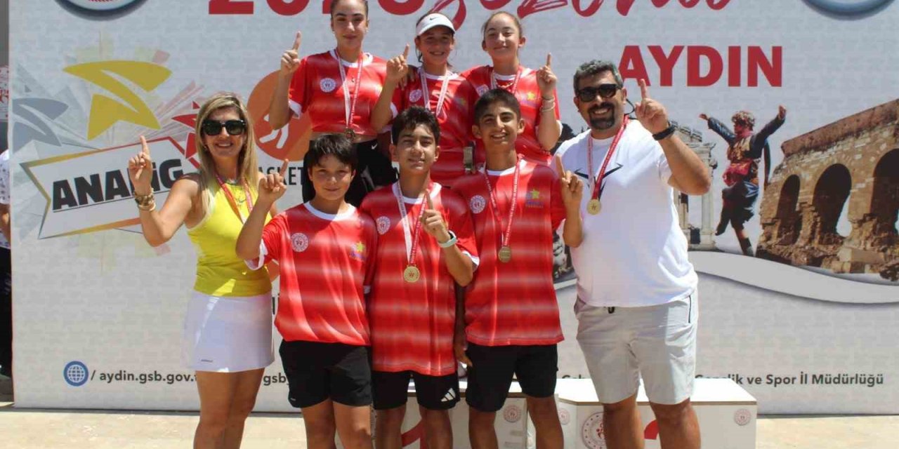 Muğla tenis takımından çifte zafer