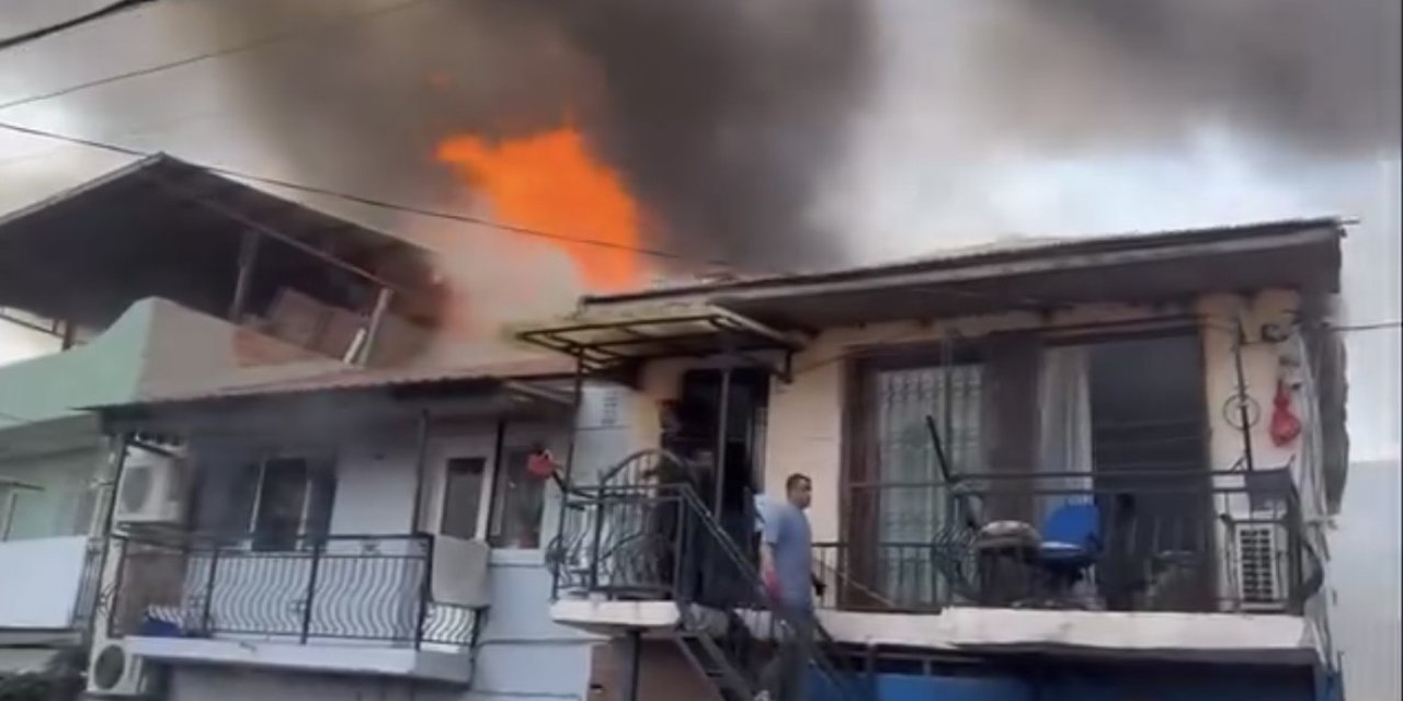 Hurdalık yangını büyüdü, evler küle döndü