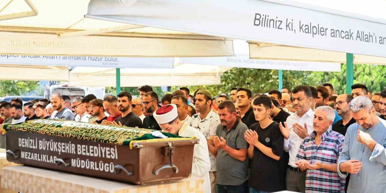 Sondaj çalışması sırasında elektrik akımına kapılması sonucu hayatını kaybeden DESKİ personeli son yolculuğuna uğurlandı