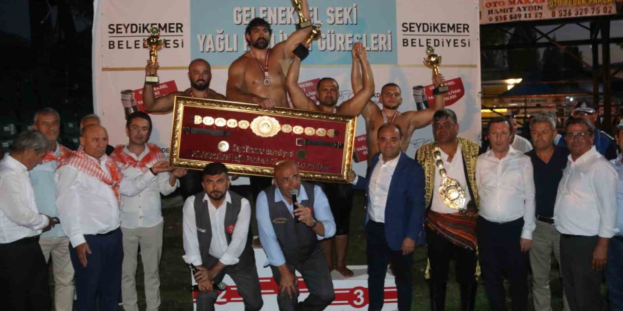 Seydikemer’in başpehlivanı İsmail Koç oldu
