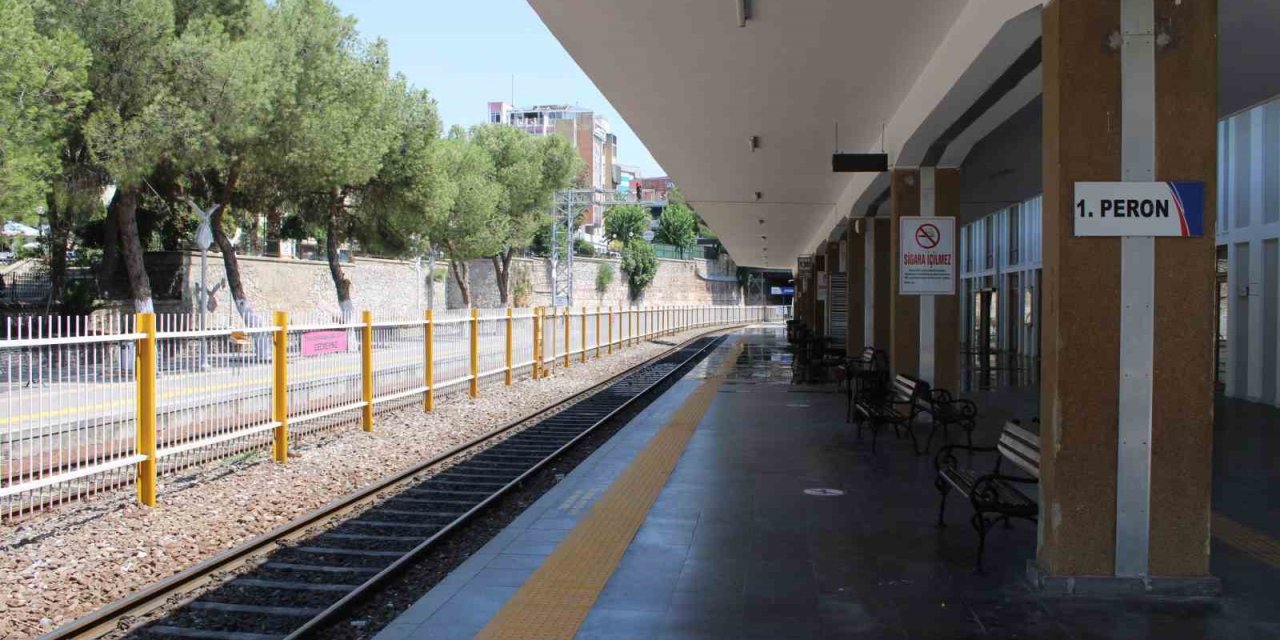 Aydın’da tren seferleri iptal oldu, vatandaşlar kapıdan döndü