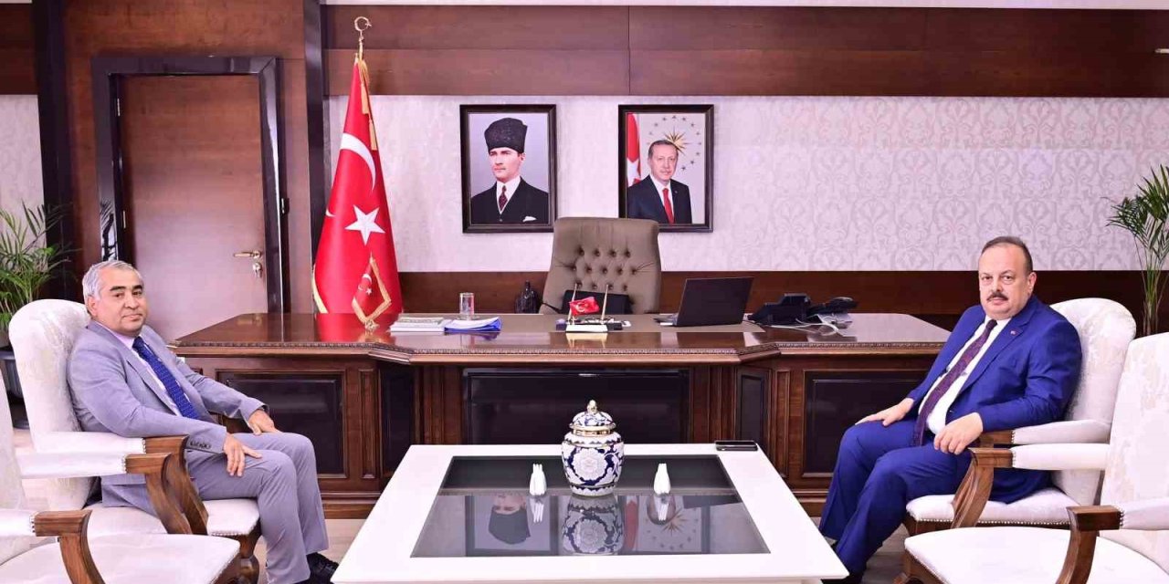 Rektör Kent, ’Araştırma Üniversitesi’ için görüşmelerine devam ediyor