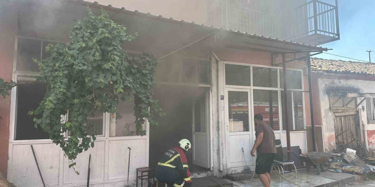 Nazilli’deki ekmek fırınında çıkan yangın panikletti