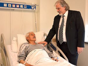 83 Yaşındaki Hastaya Kök Hücreli Tedavi