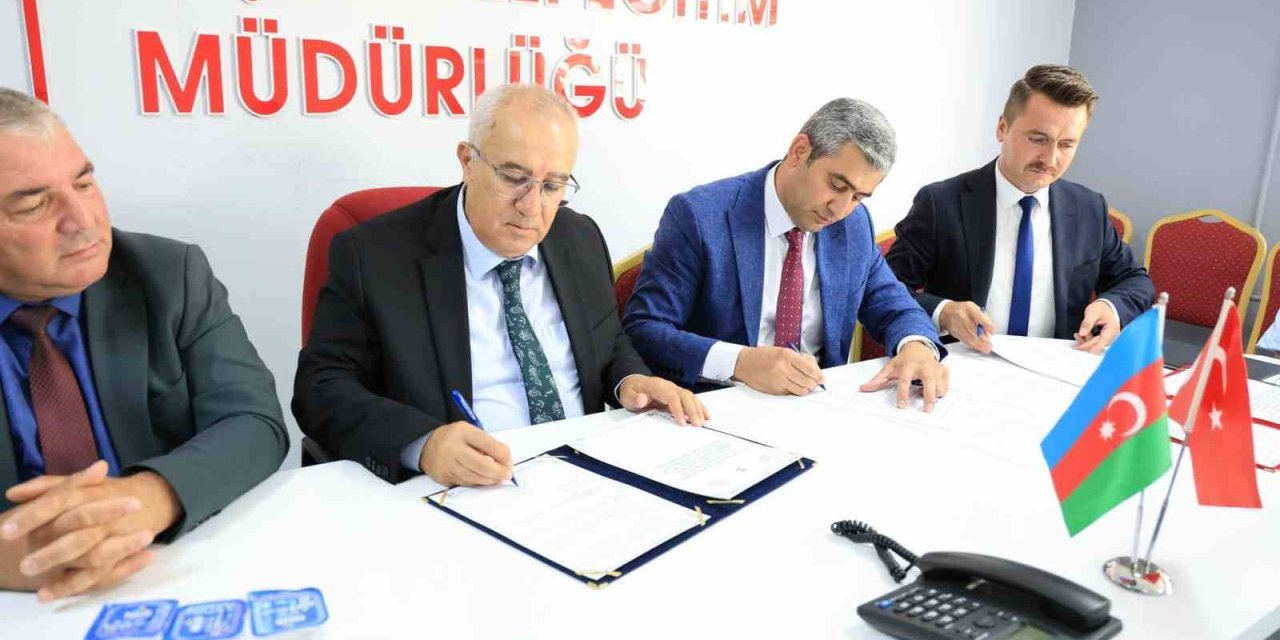 Türkiye - Azerbaycan kardeşliği eğitimde güçleniyor