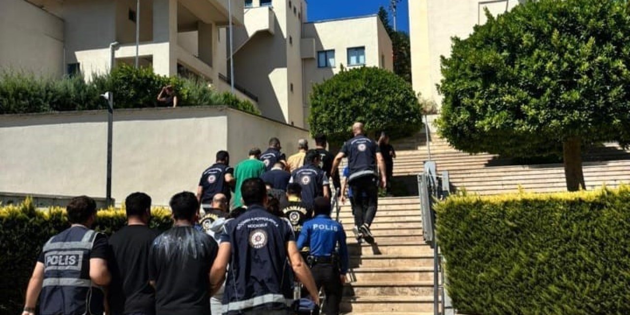 Marmaris’te göçmen kaçakçılığı operasyonu: 10 tutuklama
