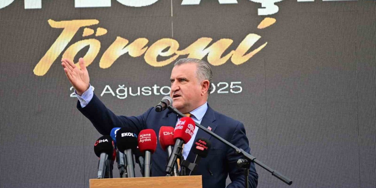 Bakan Bak: "Türkiye bir spor devrimi yaşamaktadır"