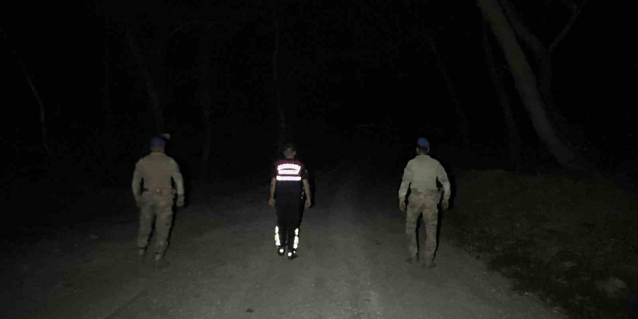 Jandarmadan tarlalarda hırsızlığa karşı nöbet