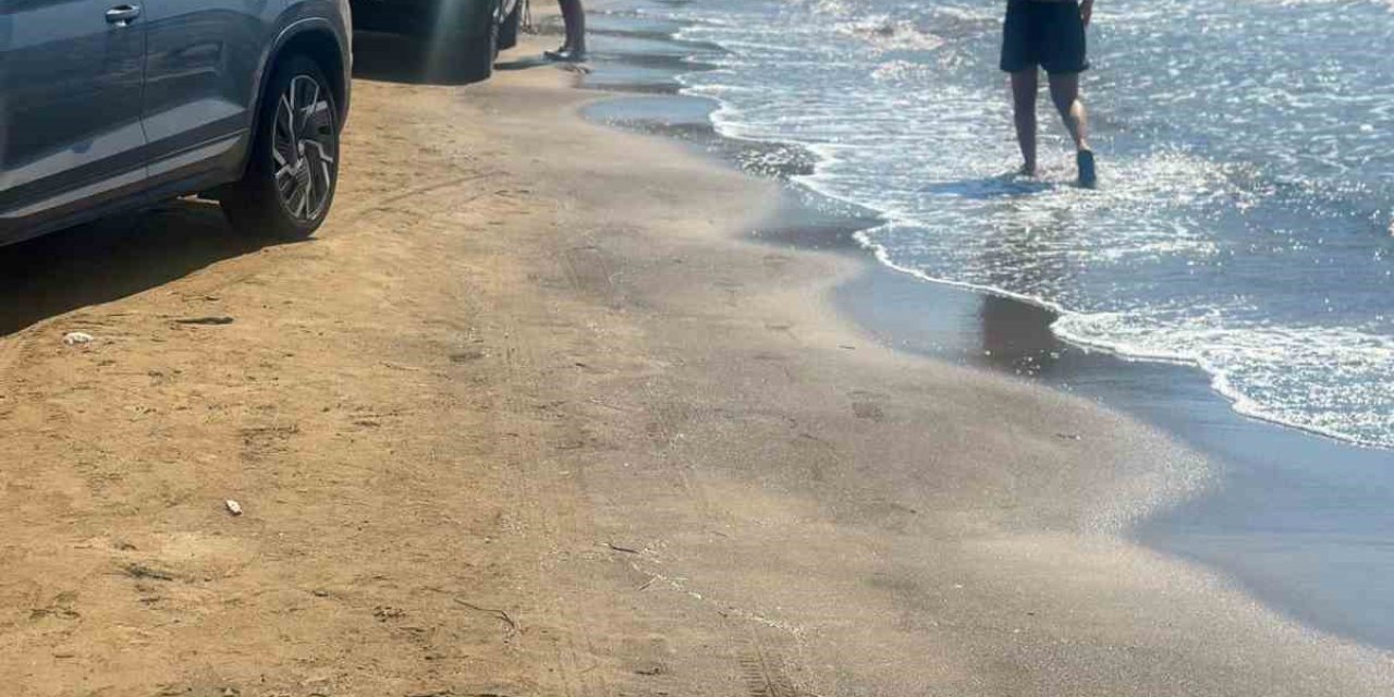 Marmaris Hisarönü’nde sahile araçlarını sokan tatilcilere tepki