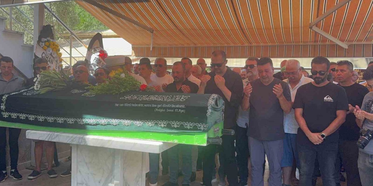 Marmaris’te motosiklet kazasında hayatını kaybeden Arda Kara toprağa verildi