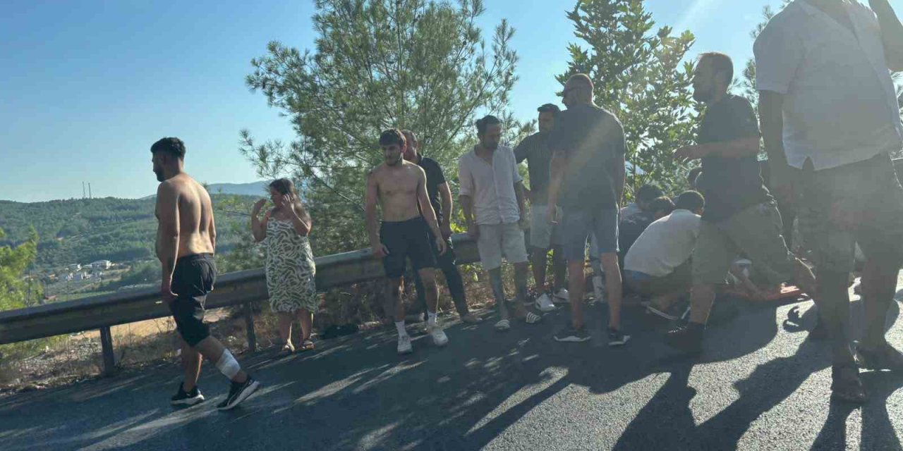 Muğla-Antalya Karayolu’nda zincirleme kaza: 1’i ağır 2 yaralı