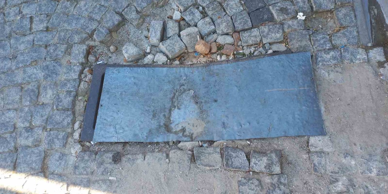 Tarihi çarşının yollarında yürümek işkenceye dönüştü