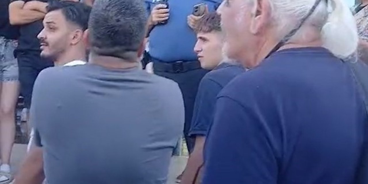 Kuşadası Vav Otel çalışanları alacaklarının verilmediği gerekçesiyle eylem başlattı