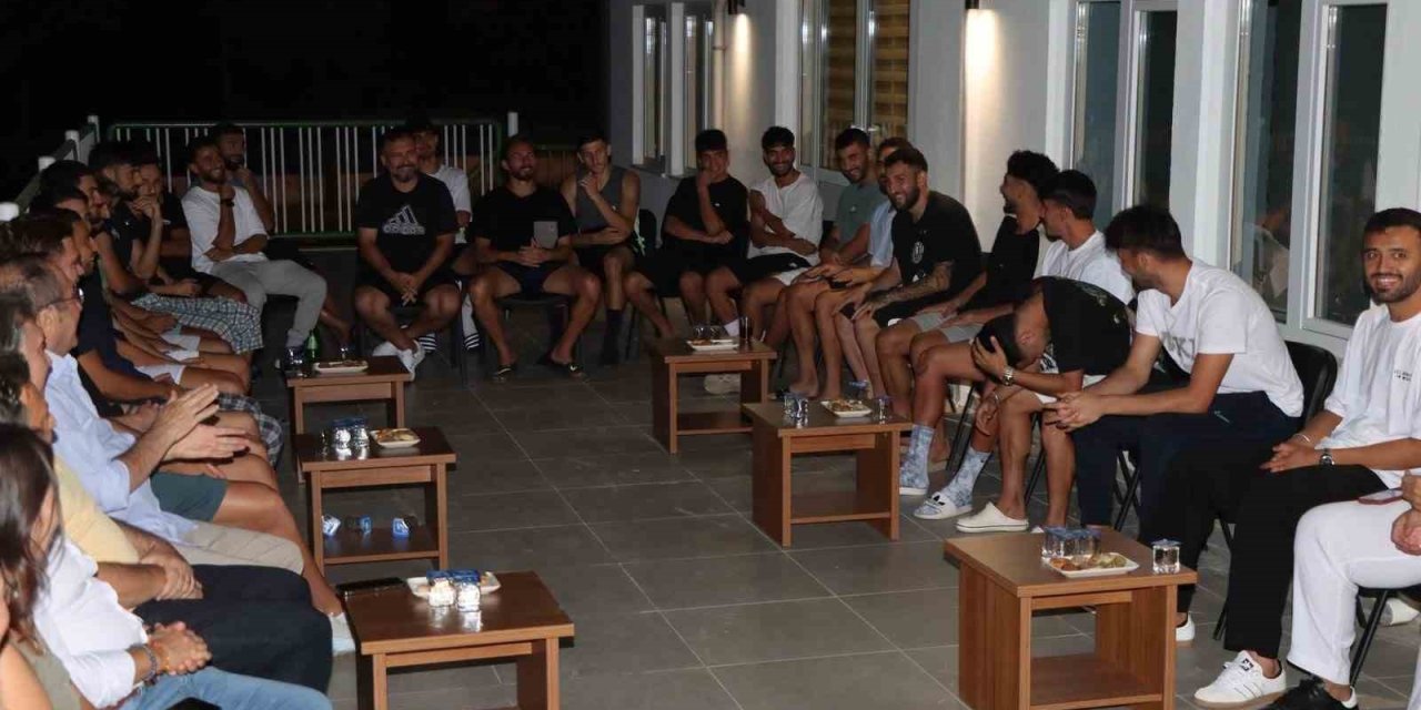 Muğlaspor yönetimi futbolcularla sezon öncesi buluştu