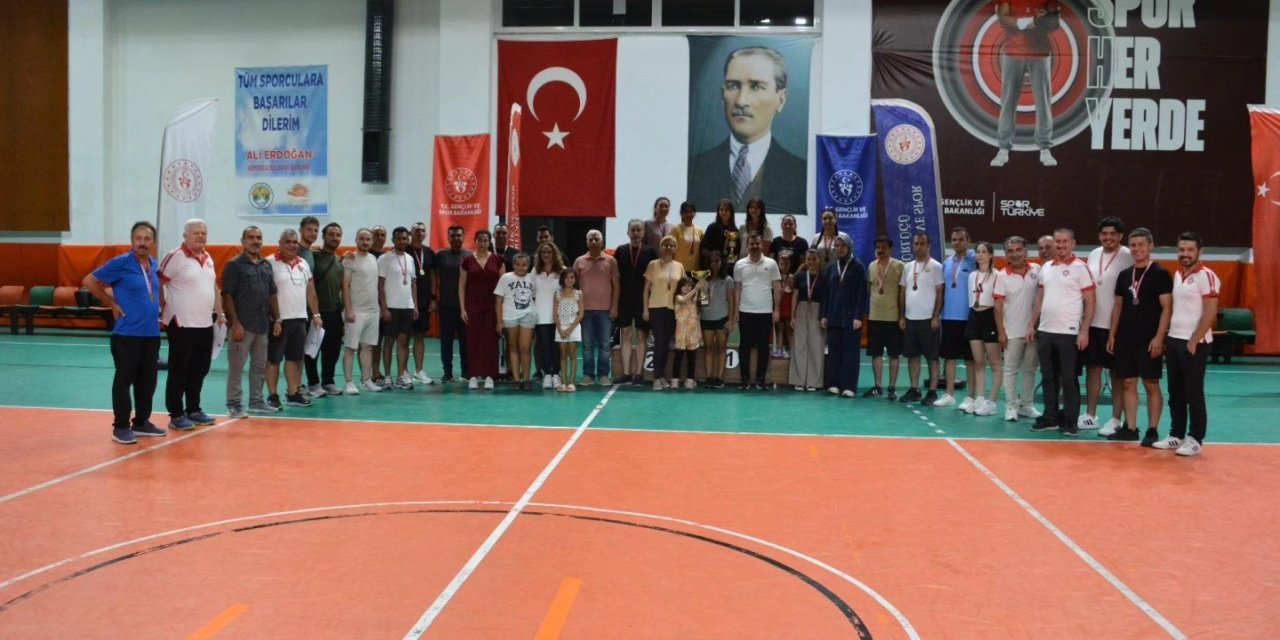 Köyceğiz’de Zafer Kupası Floor Curling turnuvası tamamlandı