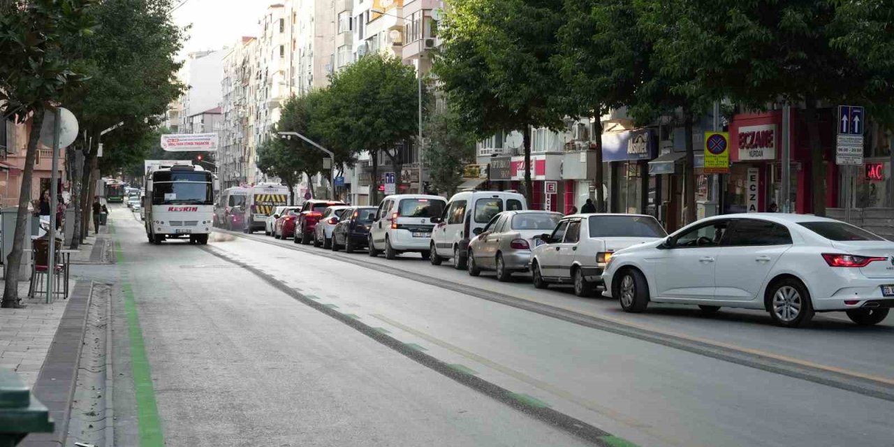 Denizli Büyükşehrin ‘Otobüs Yolu’ projesinde şikayetler her geçen gün artmaya devam ediyor