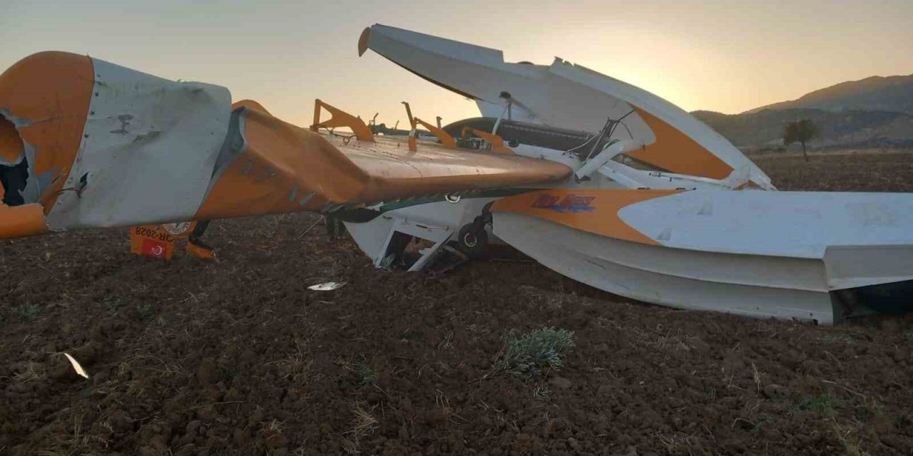 Muğla’da yangın söndürme uçağı tarlaya acil iniş yaptı