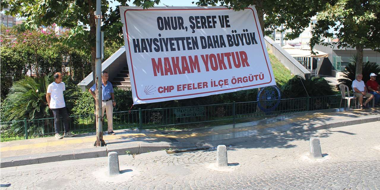 CHP’nin pankart hamlesi AK Parti’yi kızdırdı: “Bu panik ve korkunun göstergesi”