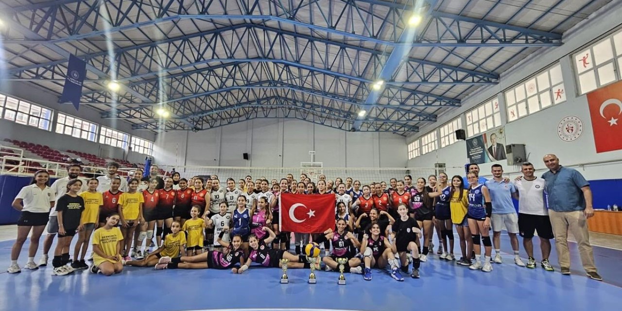 Germencik’te Zafer Kupası Voleybol Turnuvası düzenlendi