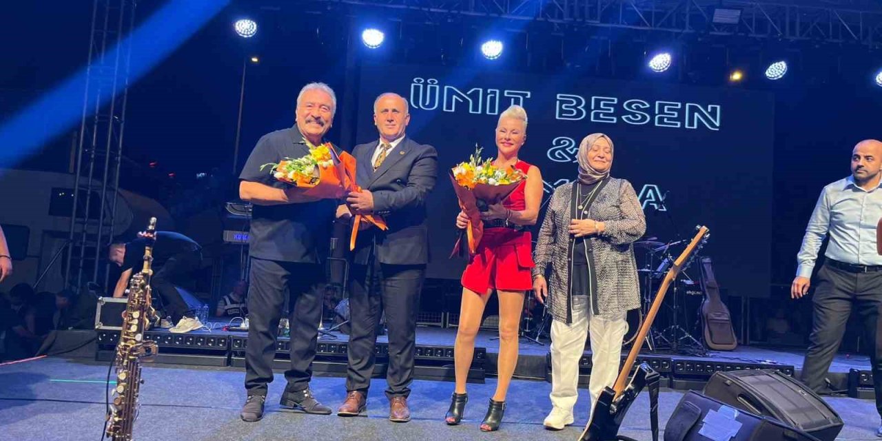 Ümit Besen ve Pamela İncirliova halkı ile buluştu