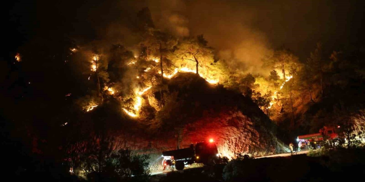 Buharkent’i de etkileyen yangını söndürme çalışmaları sürüyor