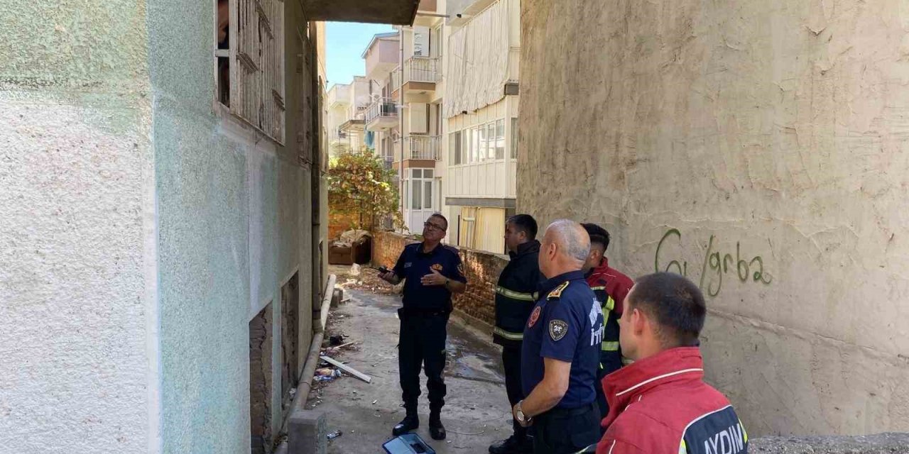 Apartmanların arasından yükselen dumanlar ekipleri harekete geçirdi