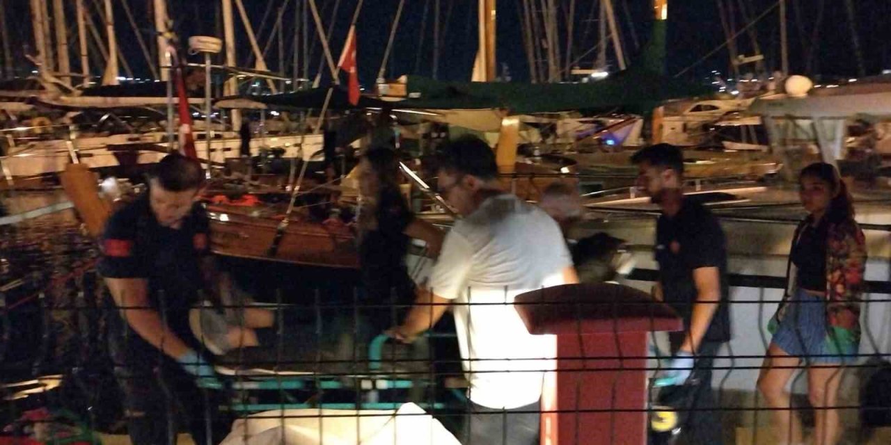 Teknede fenalaşan turist hastaneye kaldırıldı