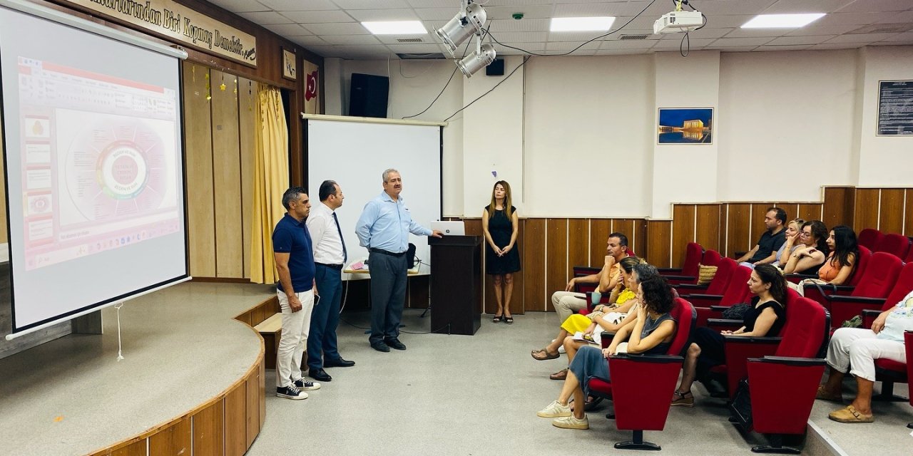 Kuşadası’nda sınıf öğretmenlerine yönelik Maarif Modeli Semineri gerçekleştirildi