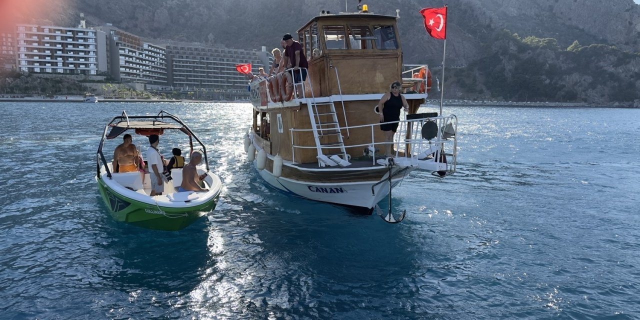 Marmaris’te jet ski ve tur teknesi çarpıştı