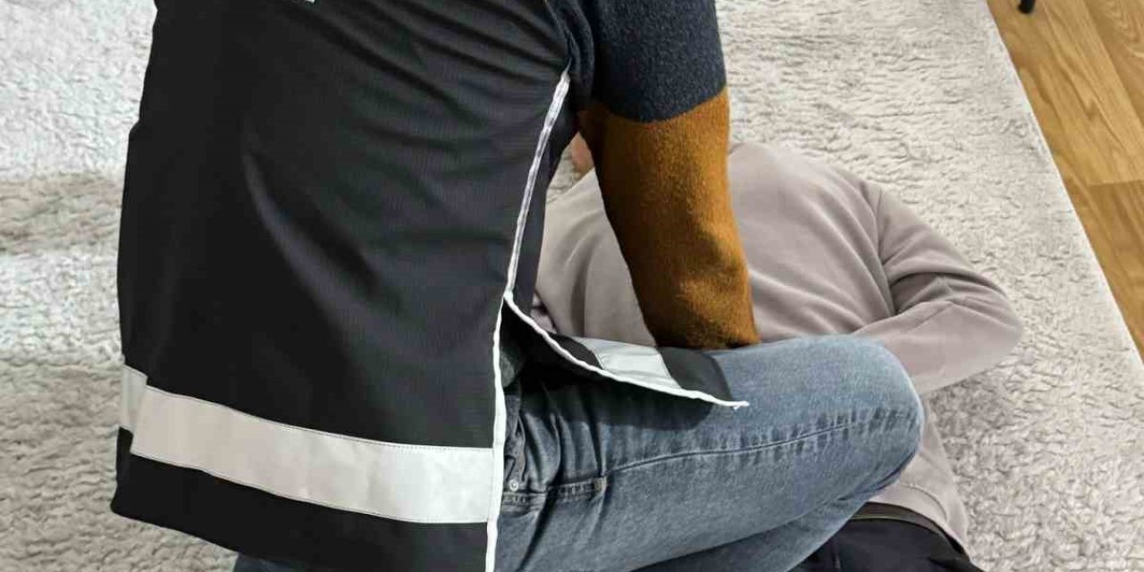 30 yıl hapisle aranan şahıs, Menemen’de gizlendiği evde yakalandı