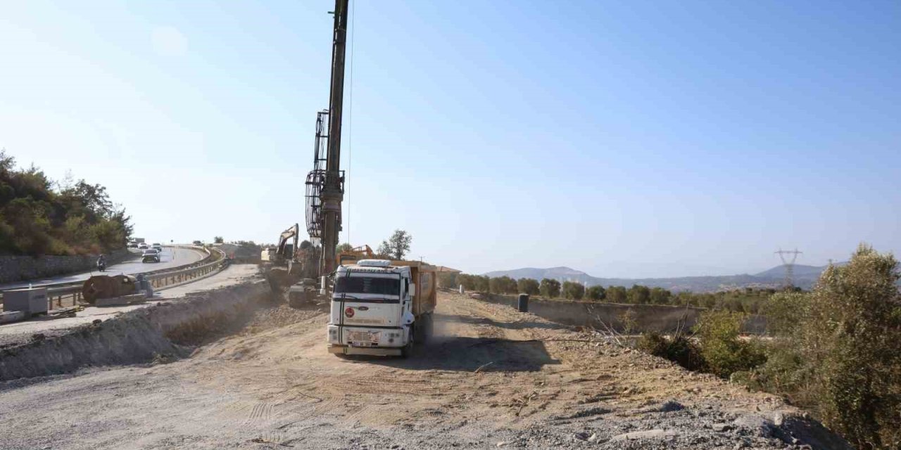 Söke-Kuşadası yolunda bakım onarım çalışması başladı