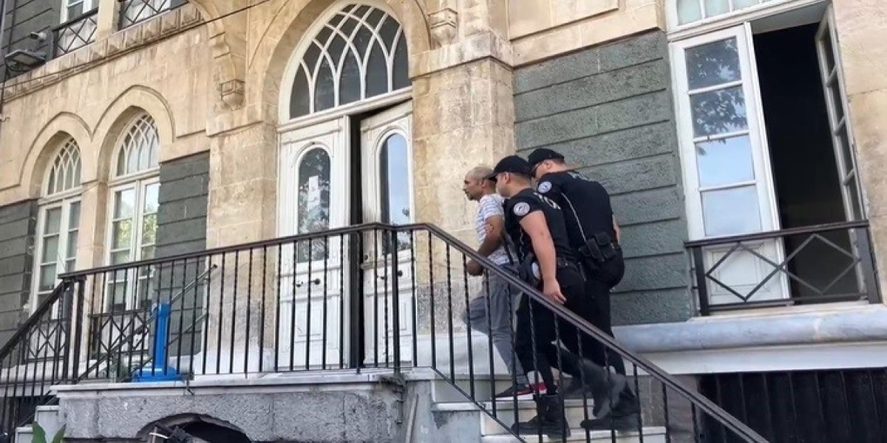 İzmir’de yunuslardan firari avı