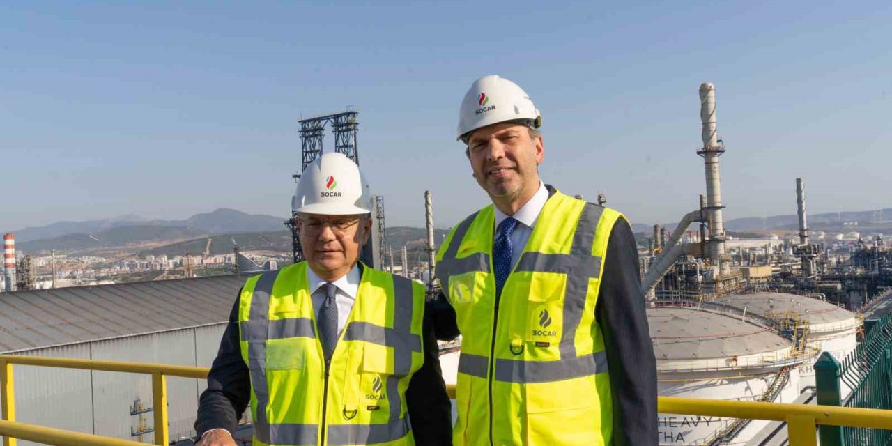 Azerbaycan Enerji Bakanı Şahbazov ve Bakan Bayraktar, SOCAR Türkiye’nin Aliağa’daki üretim sahasını ziyaret etti