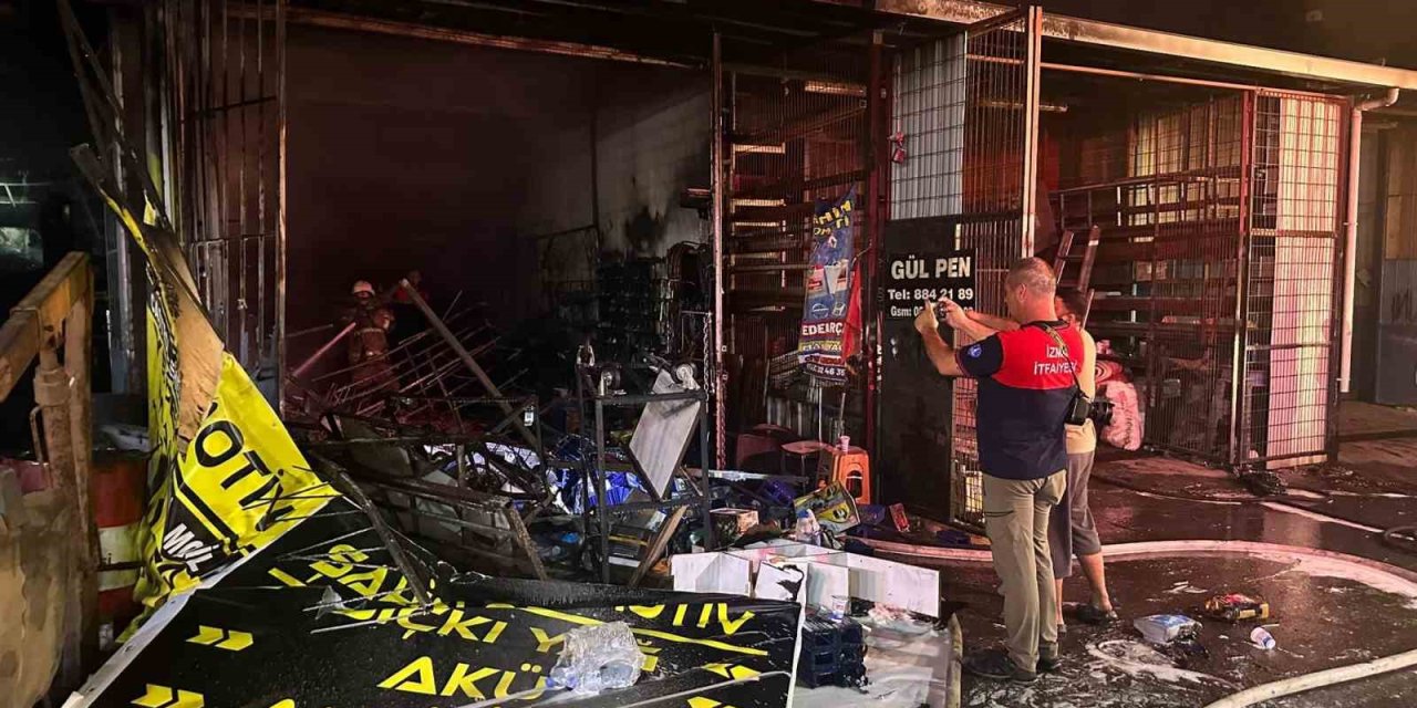 İzmir’de sanayi sitesinde yangın: 3 iş yeri kül oldu