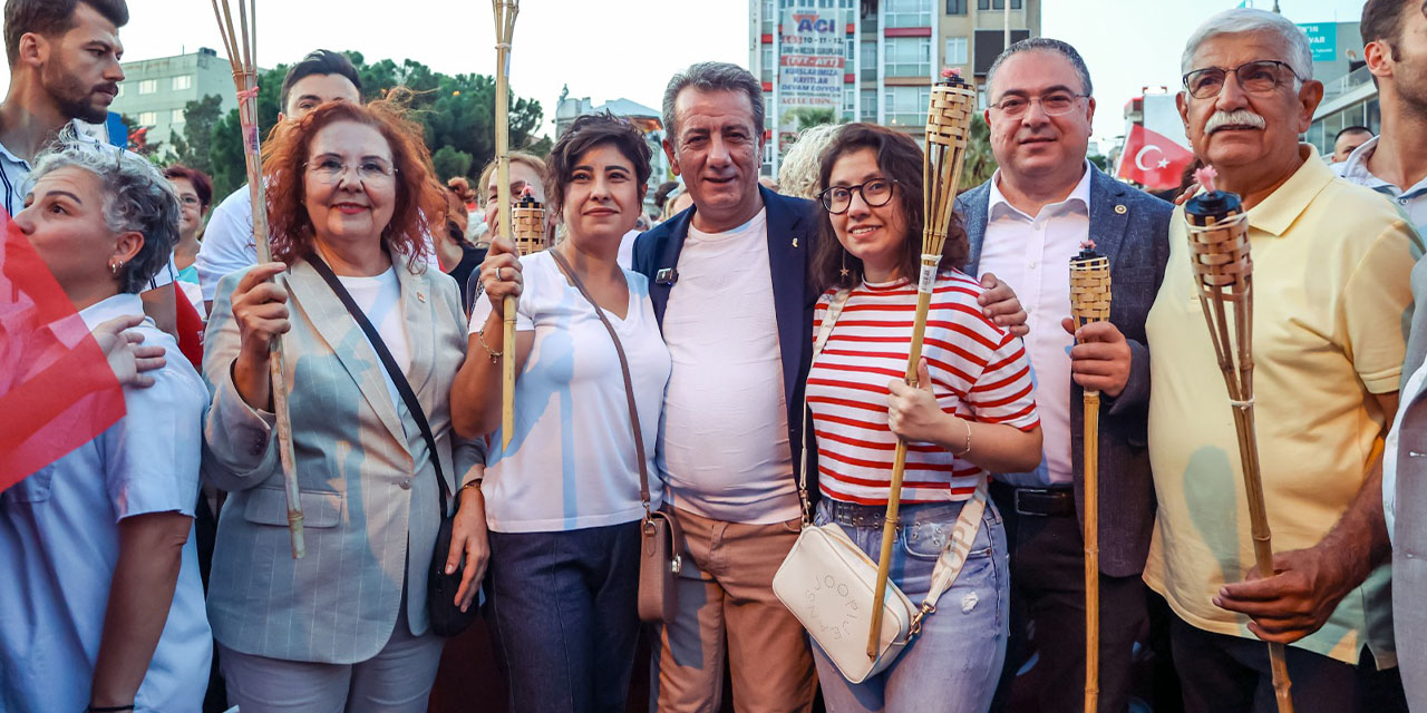 Bağımsızlık gününde Efeler Fener Alayı’nda buluştu