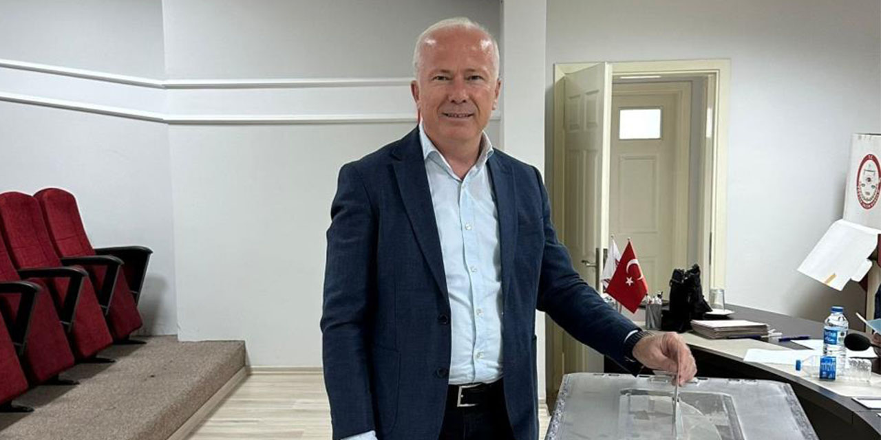 Aydın Eczacı Odası Başkanı Karaarslan 7. defa güven tazeledi