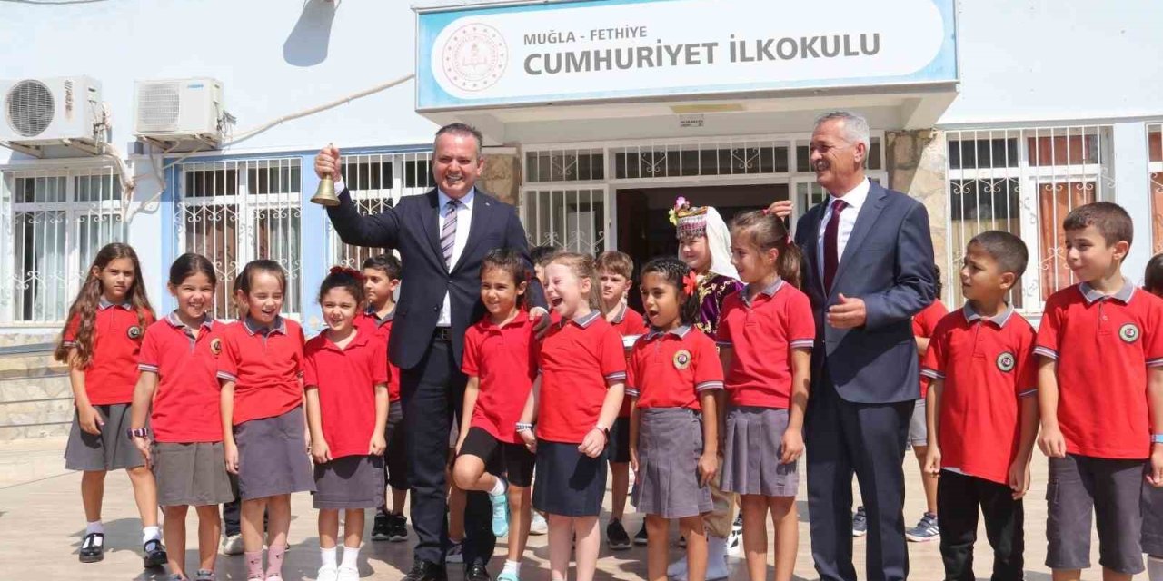 Fethiye Kaymakamı Akkaya, "Öğretmenlerinize bol bol soru sorun"