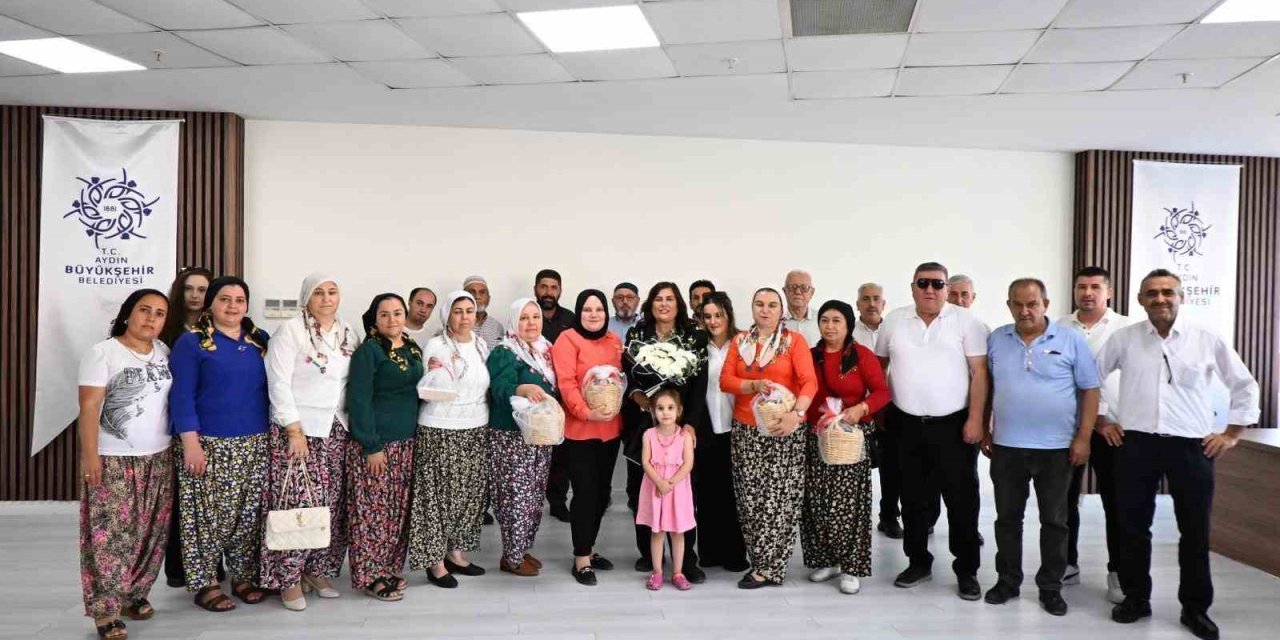 Köylüler’den Başkan Çerçioğlu’na incirli teşekkür