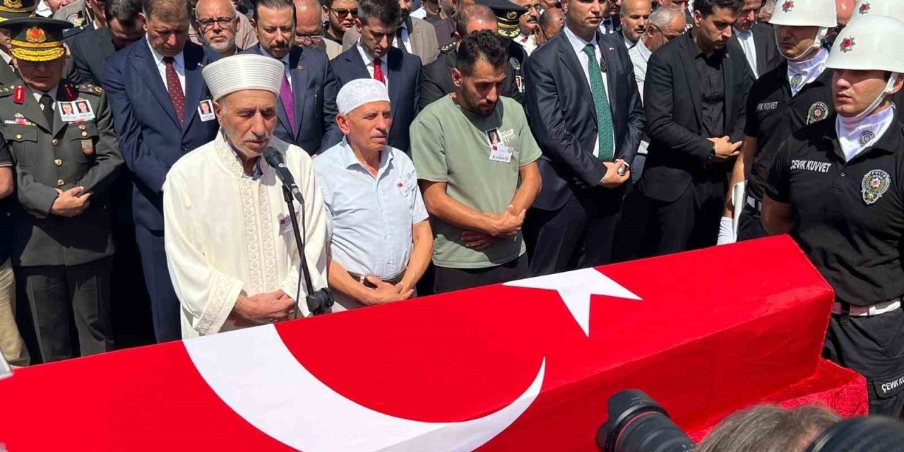 Şehit düşen polislere son görev
