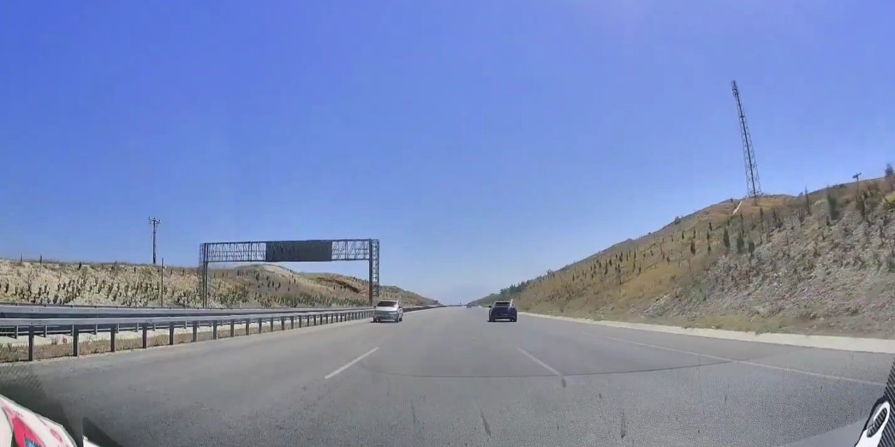 Denizli-Aydın otoyolunda ters yönü kullanan sürücü trafikteki insanların canını hiçe saydı