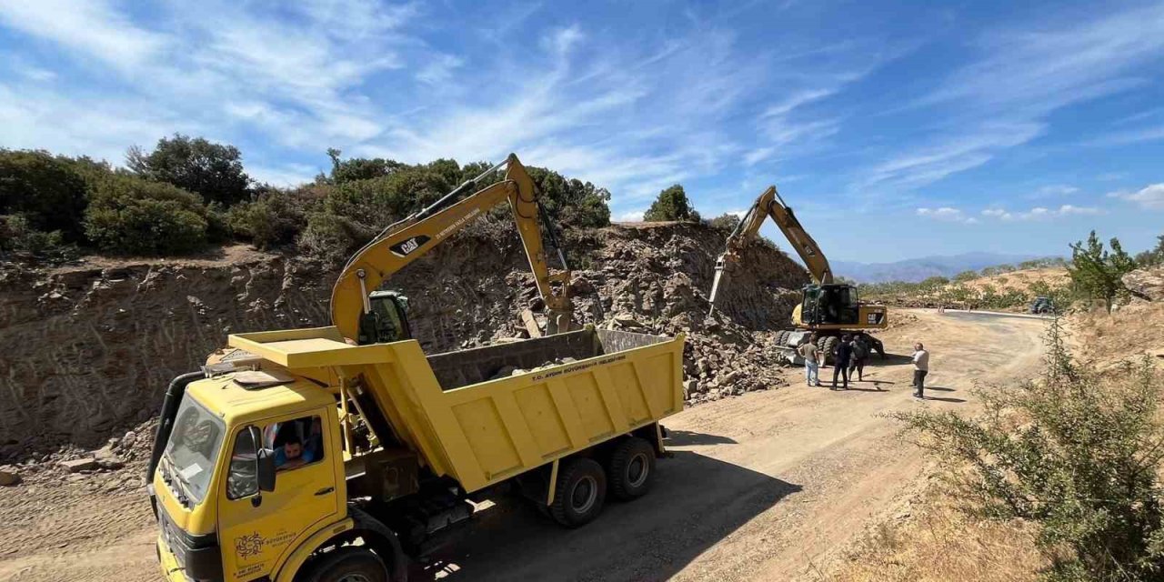 Yenipazar’da yol genişletme çalışmaları sürüyor