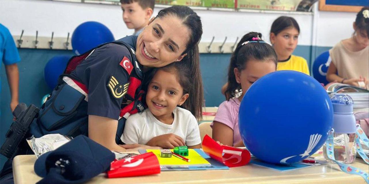 Jandarma ekiplerinden öğrencilere anlamlı ziyaret