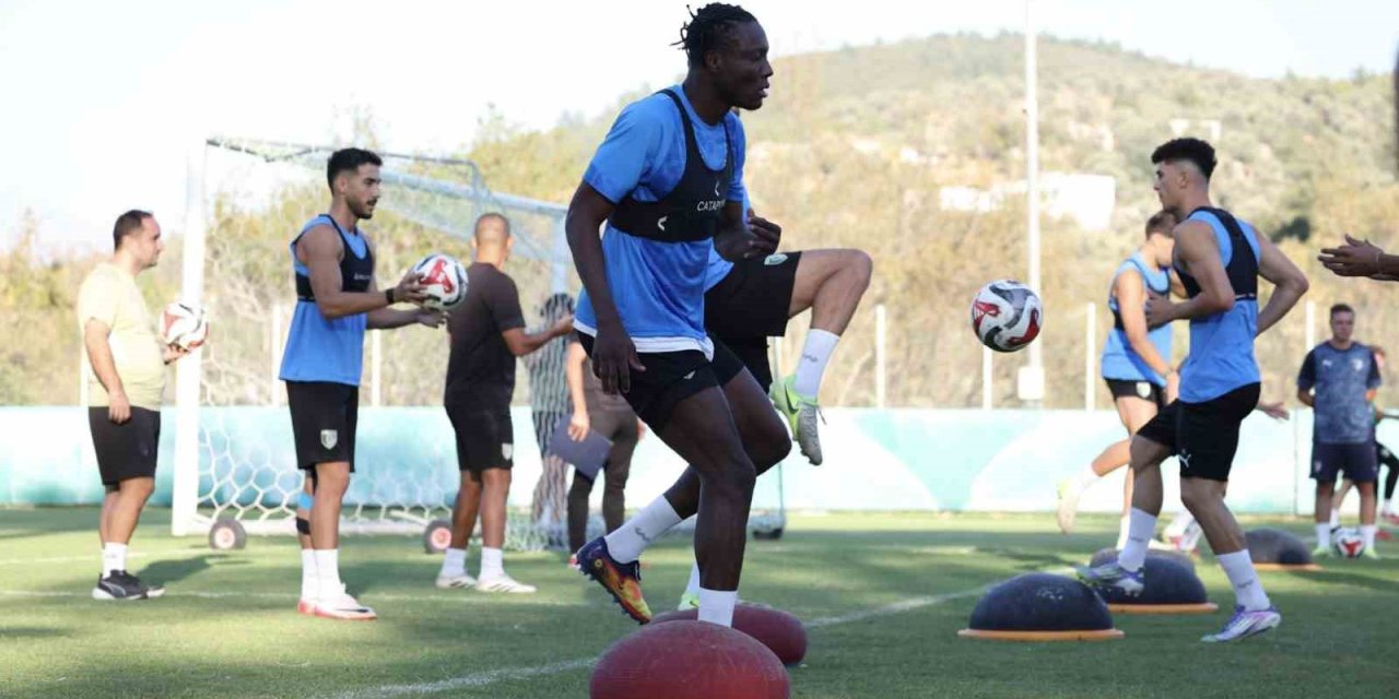 Burhan Eşer: "İyi bir ivme yakaladık, taraftarımıza galibiyet armağan etmek istiyoruz"