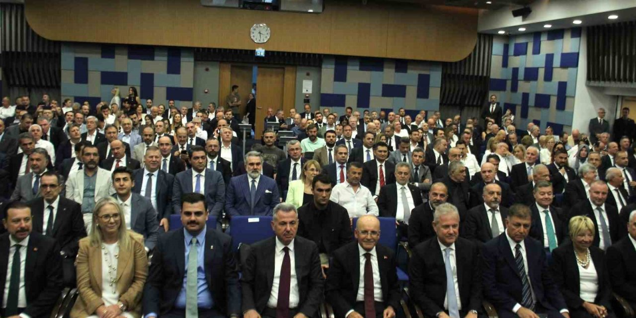 Bakan Şimşek, İzmir’de iş dünyasıyla buluştu