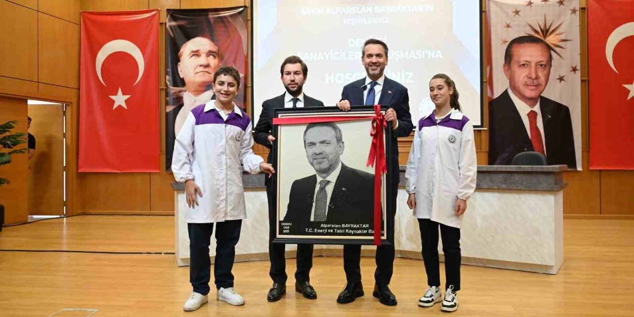 Bakan Bayraktar, Denizli OSB’nin örnek projeleri ve sürdürülebilir üretim vizyonundan övgüyle söz etti