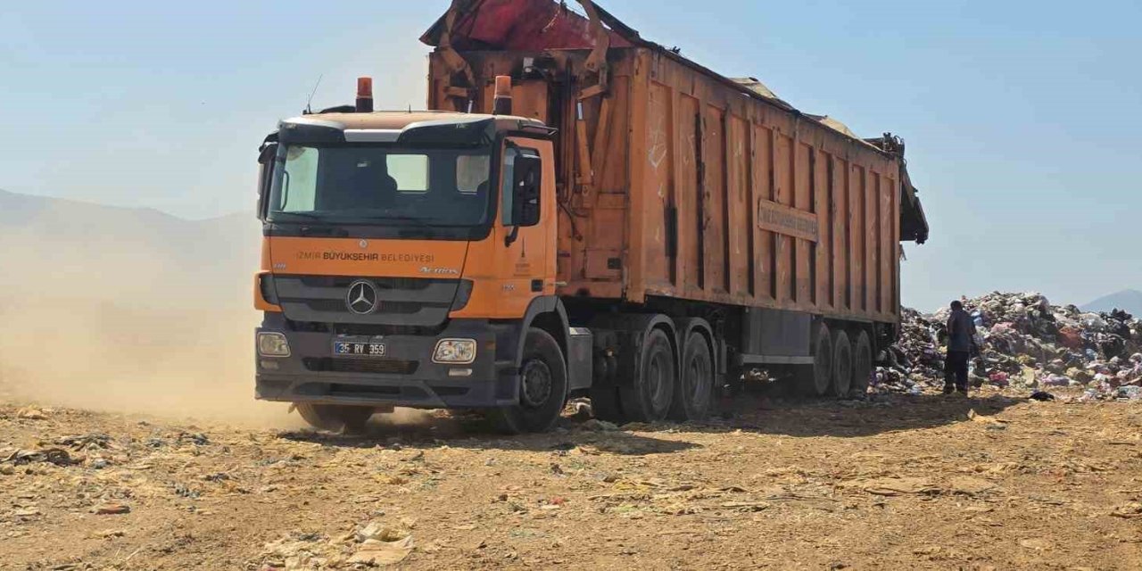 Karateke’de jandarmaya rağmen çöp dökümleri devam ediyor