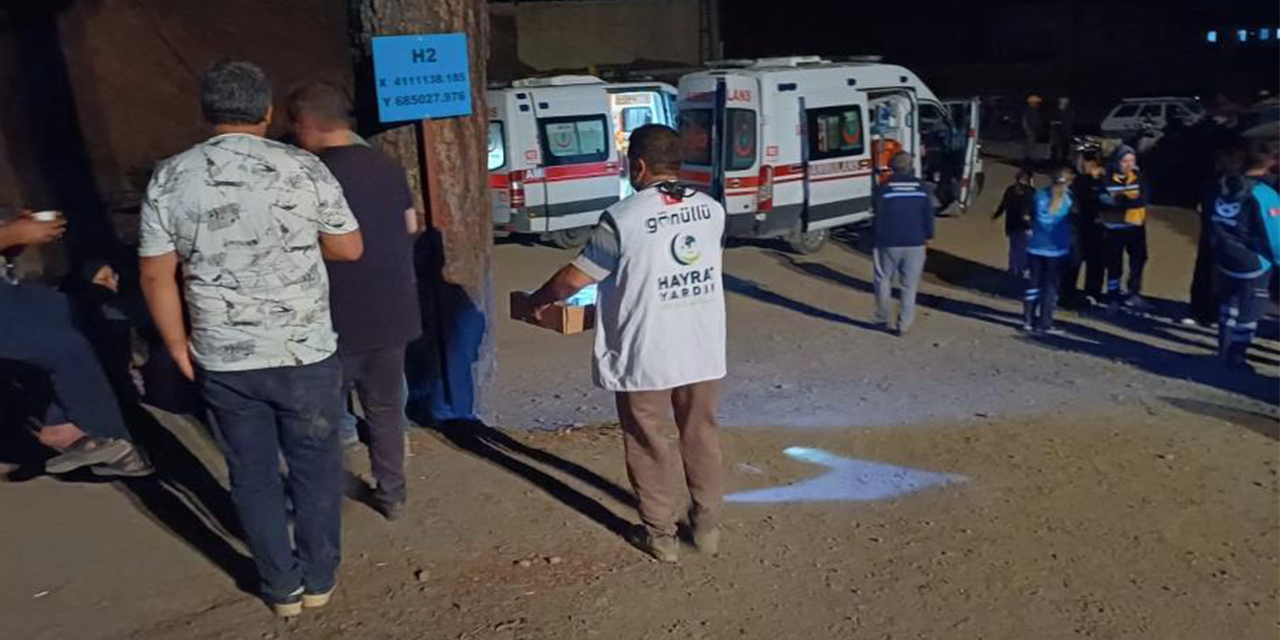 Göçük altındaki 2 işçiler 22 saattir kurtarılmayı bekliyor