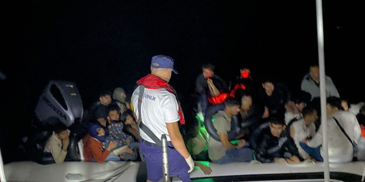 Didim’de geri itilen 71 düzensiz göçmen kurtarıldı