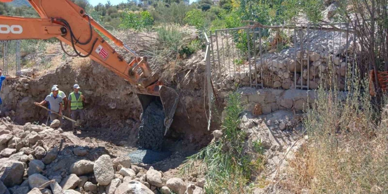 Bodrum Belediyesi okullara destek vermeye devam ediyor