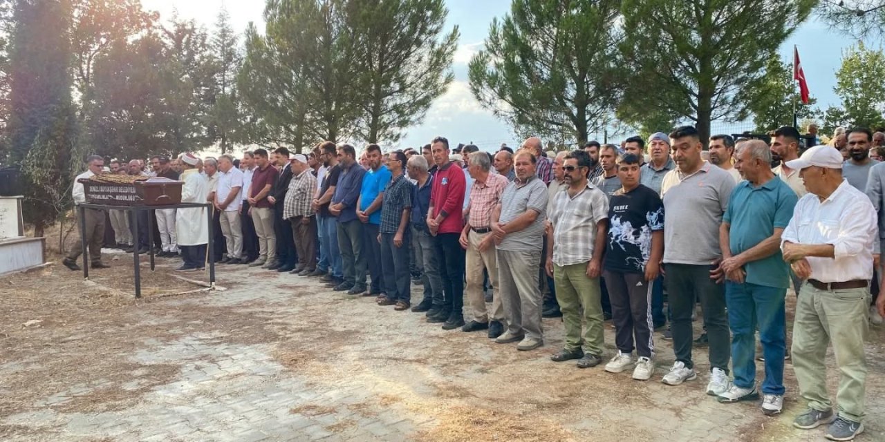 Göçükten sağ olarak kurtarıldıktan sonra hayatını kaybeden madenci son yolculuğuna uğurlandı